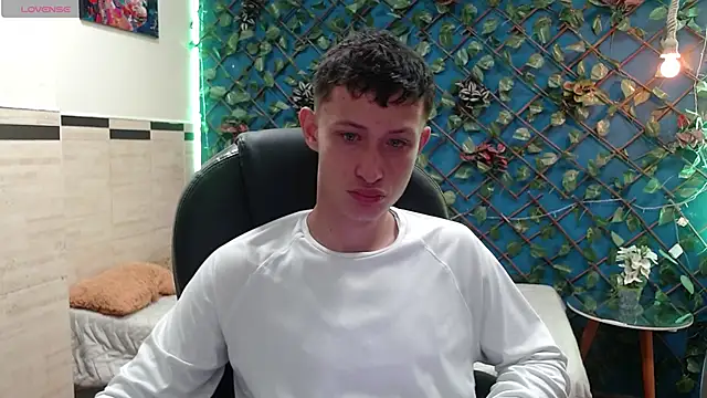 Snapshot of Garuo_18 chatting on November 26, 3:07 am Garuo 18 online show from November 26, 3:07 am