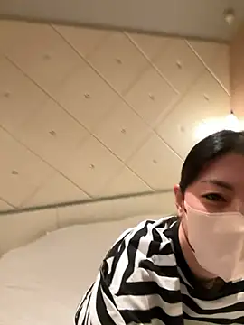 akimix xoxo online show from November 11, 1:00 pm