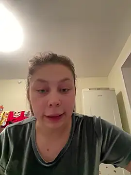 Snapshot of MysticCharm chatting on November 18, 9:41 pm MysticCharm online show from November 18, 9:41 pm