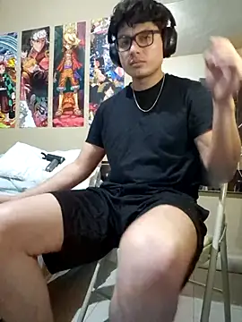 Snapshot of Ais_B10 chatting on November 11, 3:28 am Ais B10 online show from November 11, 3:28 am