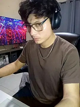 Snapshot of Ais_B10 chatting on December 2, 2:28 am Ais B10 online show from December 2, 2:28 am