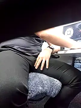 ozone1992 online show from April 12, 8:41 am