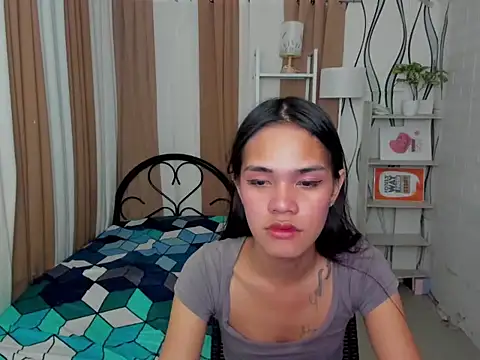 Snapshot of XxBigCockAliyahxX chatting on October 28, 8:11 pm XxBigCockAliyahxX online show from October 28, 8:11 pm