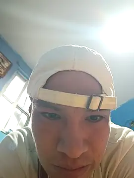 Ojitosbrrr online show from November 2, 4:20 pm