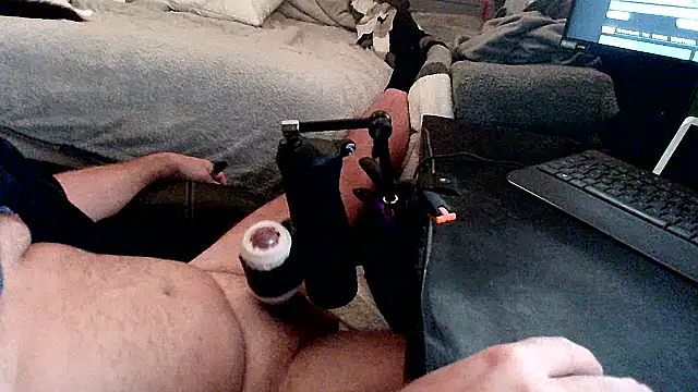 Snapshot of shy2pete chatting on October 26, 7:53 pm shy2pete online show from October 26, 7:53 pm