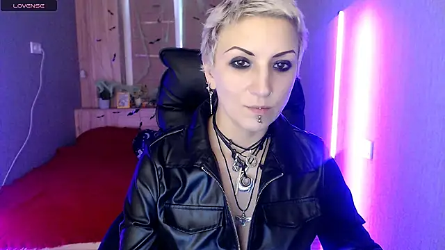 Snapshot of Sweet-n-Strong chatting on November 12, 12:49 pm Sweet-n-Strong online show from November 12, 12:49 pm