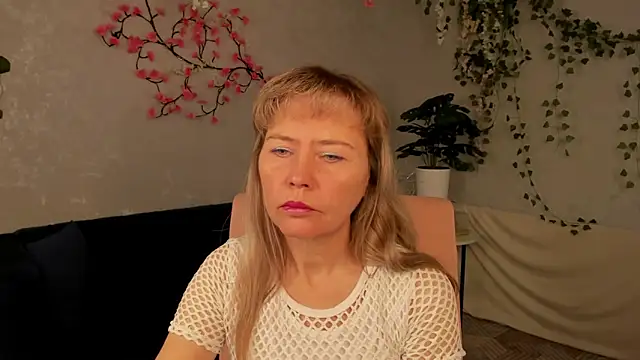 Snapshot of Carla_Vogue chatting on November 17, 3:12 am Carla Vogue online show from November 17, 3:12 am