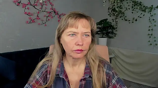 Snapshot of Carla_Vogue chatting on November 19, 2:44 am Carla Vogue online show from November 19, 2:44 am