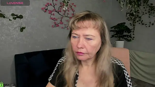 Snapshot of Carla_Vogue chatting on November 22, 2:54 am Carla Vogue online show from November 22, 2:54 am