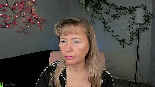 Snapshot of Carla_Vogue chatting on December 2, 9:58 am Carla Vogue online show from December 2, 9:58 am