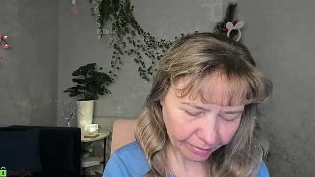 Snapshot of Carla_Vogue chatting on December 14, 2:50 am Carla Vogue online show from December 14, 2:50 am