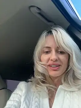 Snapshot of blondegirlx chatting on November 7, 1:00 pm blondegirlx online show from November 7, 1:00 pm