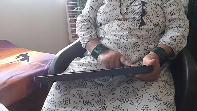 Snapshot of TABOOBREAKERS chatting on March 9, 2:50 am TABOOBREAKERS online show from March 9, 2:50 am