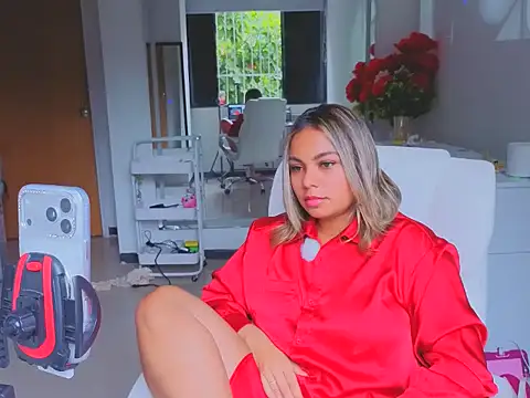 diosadeluniverso online show from April 17, 12:30 pm