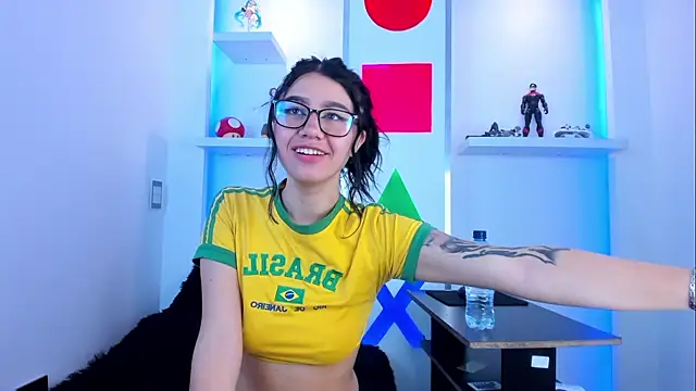 Charlotte Millers online show from November 29, 9:51 pm