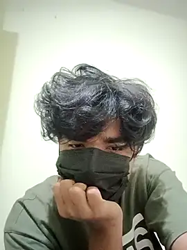 Snapshot of kriZ08 chatting on November 16, 5:13 am kriZ08 online show from November 16, 5:13 am