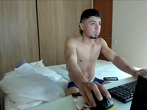 Snapshot of bbenboxer chatting on November 25, 8:42 pm bbenboxer online show from November 25, 8:42 pm