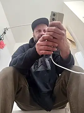 Snapshot of Fuckboyguyman chatting on November 7, 8:42 pm Fuckboyguyman online show from November 7, 8:42 pm