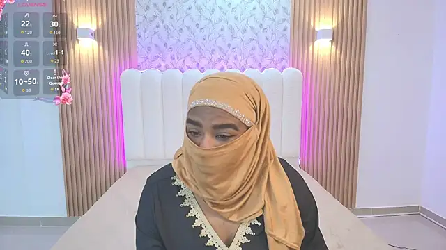 Snapshot of Lina_arabiann chatting on November 26, 12:17 pm Lina arabiann online show from November 26, 12:17 pm