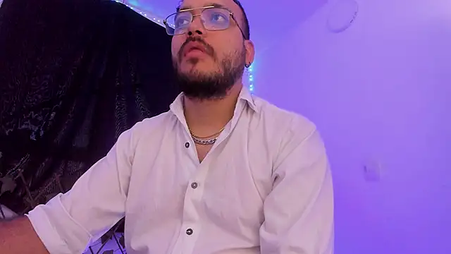 Snapshot of MarkWolfe1 chatting on October 28, 9:50 pm MarkWolfe1 online show from October 28, 9:50 pm