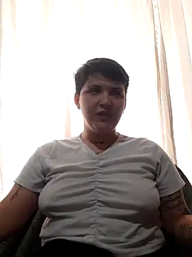 Snapshot of leti302 chatting on October 28, 3:14 pm leti302 online show from October 28, 3:14 pm