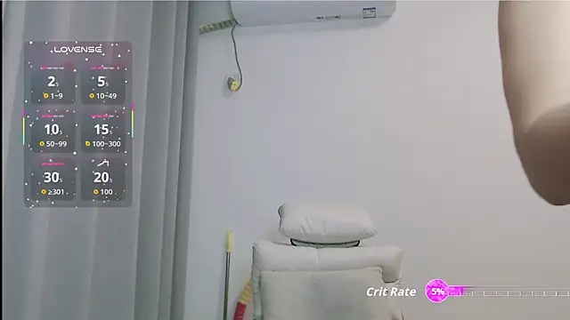 Snapshot of judyli chatting on December 14, 12:32 pm judyli online show from December 14, 12:32 pm