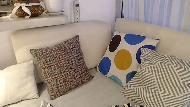 Snapshot of Nube_Azul1 chatting on November 17, 10:48 pm Nube Azul1 online show from November 17, 10:48 pm