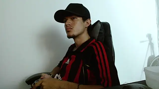 Snapshot of BrayanOconer08 chatting on November 14, 12:09 am BrayanOconer08 online show from November 14, 12:09 am