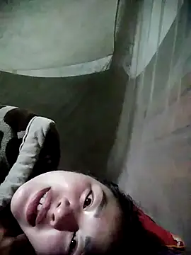 Snapshot of yeu-yeu chatting on October 30, 1:01 pm yeu-yeu online show from October 30, 1:01 pm