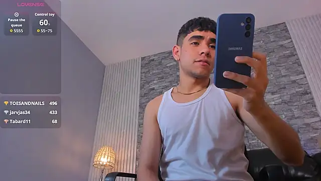 Snapshot of zack_joness18 chatting on November 13, 5:28 am zack joness18 online show from November 13, 5:28 am