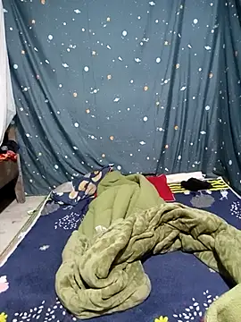 Snapshot of Phoena-a chatting on February 2, 11:03 pm Phoena-a online show from February 2, 11:03 pm