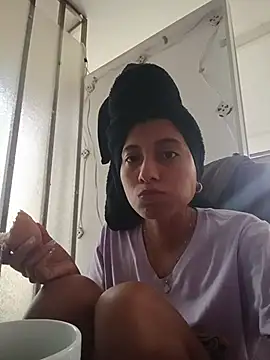 Snapshot of YeseniaRodriguez3 chatting on November 21, 5:33 pm YeseniaRodriguez3 online show from November 21, 5:33 pm