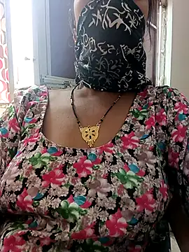 Janvi kapor online show from October 28, 8:07 am