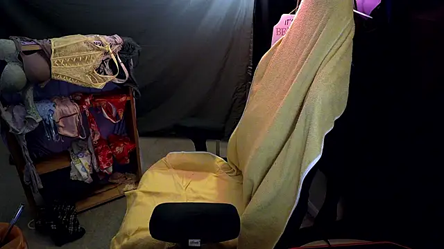 sugasunny04 online show from January 17, 5:45 am