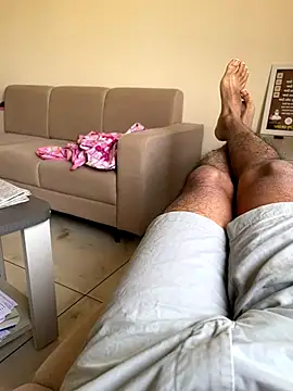 Snapshot of bitujd98 chatting on November 16, 9:26 am bitujd98 online show from November 16, 9:26 am