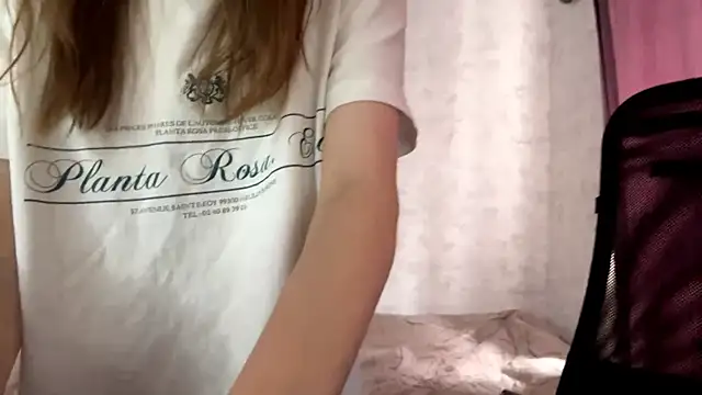 Snapshot of AliceStacy chatting on November 2, 8:28 am AliceStacy online show from November 2, 8:28 am