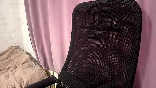 Snapshot of AliceStacy chatting on November 30, 8:29 am AliceStacy online show from November 30, 8:29 am