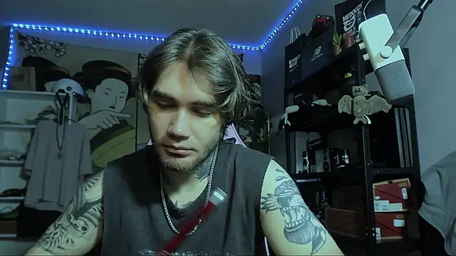 Snapshot of Go_V_Cs chatting on October 31, 1:45 pm Go V Cs online show from October 31, 1:45 pm