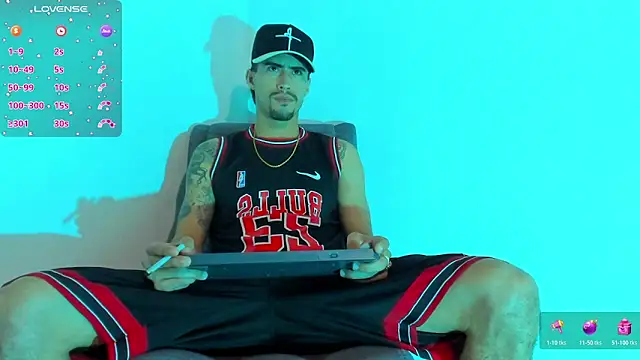 Snapshot of harold_777 chatting on November 12, 9:25 pm harold 777 online show from November 12, 9:25 pm