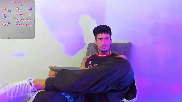 Snapshot of harold_777 chatting on November 21, 10:41 pm harold 777 online show from November 21, 10:41 pm