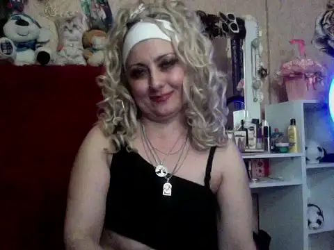 Snapshot of xHot_Amazonq chatting on November 2, 10:23 pm xHot Amazonq online show from November 2, 10:23 pm