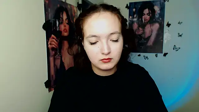 Snapshot of MissAriaa chatting on November 17, 7:14 am MissAriaa online show from November 17, 7:14 am