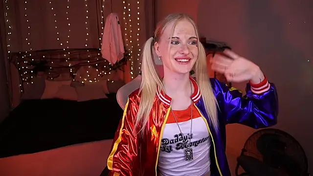 MonicaVelen online show from October 28, 6:28 am