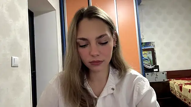 IlanaLafferty online show from November 11, 6:41 pm