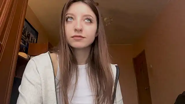 ClaudieZorzi online show from November 3, 7:31 am