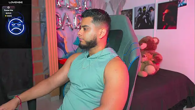 Tiler wolker online show from April 11, 12:15 am