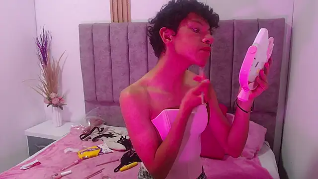 Snapshot of Athenea_Zoe chatting on October 30, 8:20 pm Athenea Zoe online show from October 30, 8:20 pm