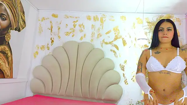 Snapshot of HellemMonet chatting on November 15, 9:43 pm HellemMonet online show from November 15, 9:43 pm