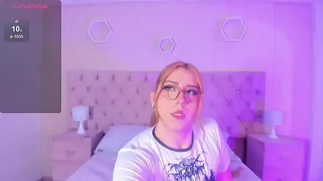 Snapshot of JanneBlossom_ chatting on November 12, 9:03 pm JanneBlossom online show from November 12, 9:03 pm