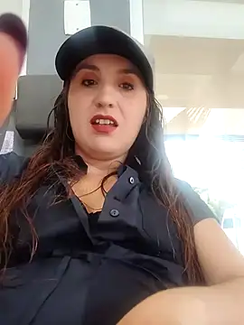 Snapshot of Alyah_1-2 chatting on November 30, 5:06 pm Alyah 1-2 online show from November 30, 5:06 pm